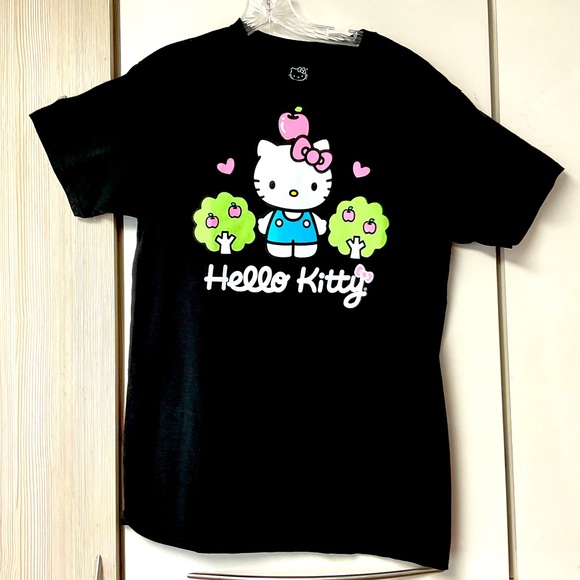 Hello Kitty pink apple’s trees & hearts  kawaii black T-shirt - Picture 4 of 5